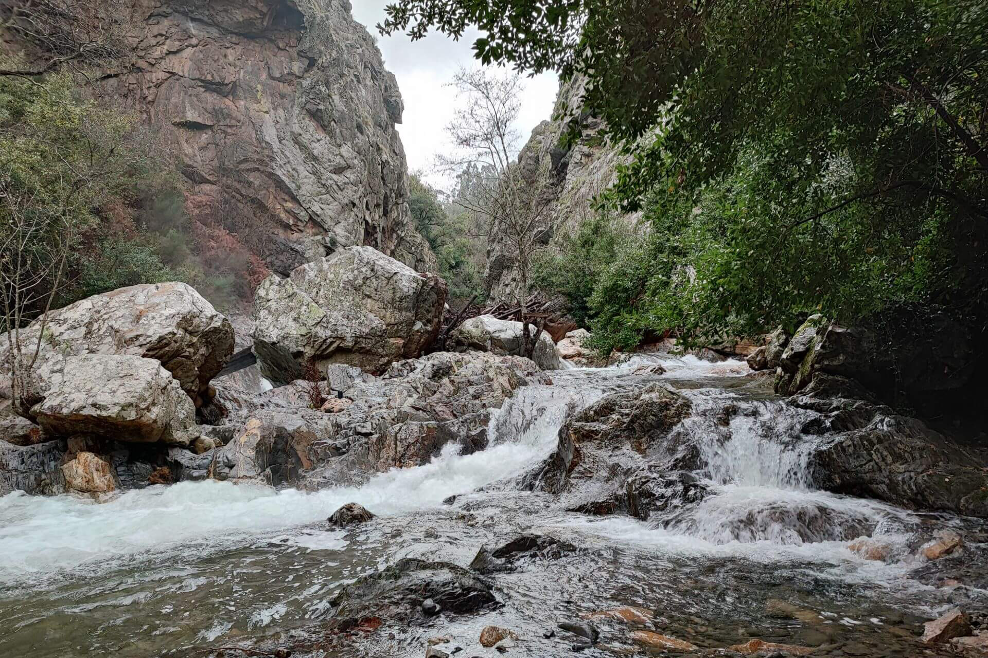 Fraga-da-Pena-waterfall